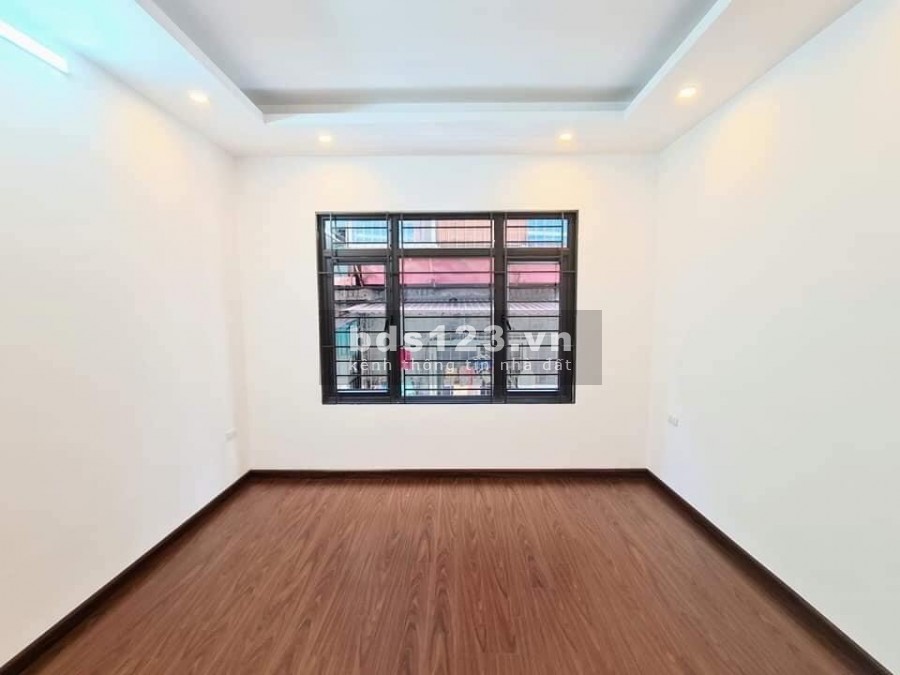 Bán nhà Hai Bà Trung, nhà mới đẹp ngõ thông, kinh doanh sầm uát, dtsd 55m2, 5 tầng, giá 5.8 tỷ