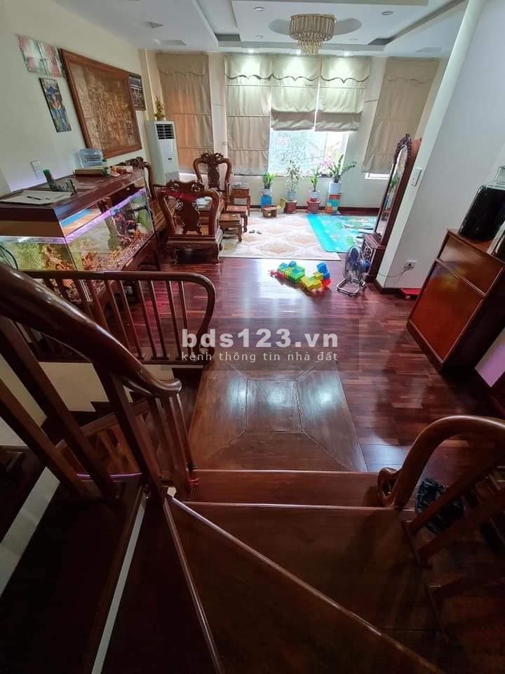 Bán nhà Phố Bồ Đề,Cực Đẹp,Ôtô Vào Nhà,Có Gara,Nội thật Sịn Sò,63m²X5T,MT 6m,Ở Ngay