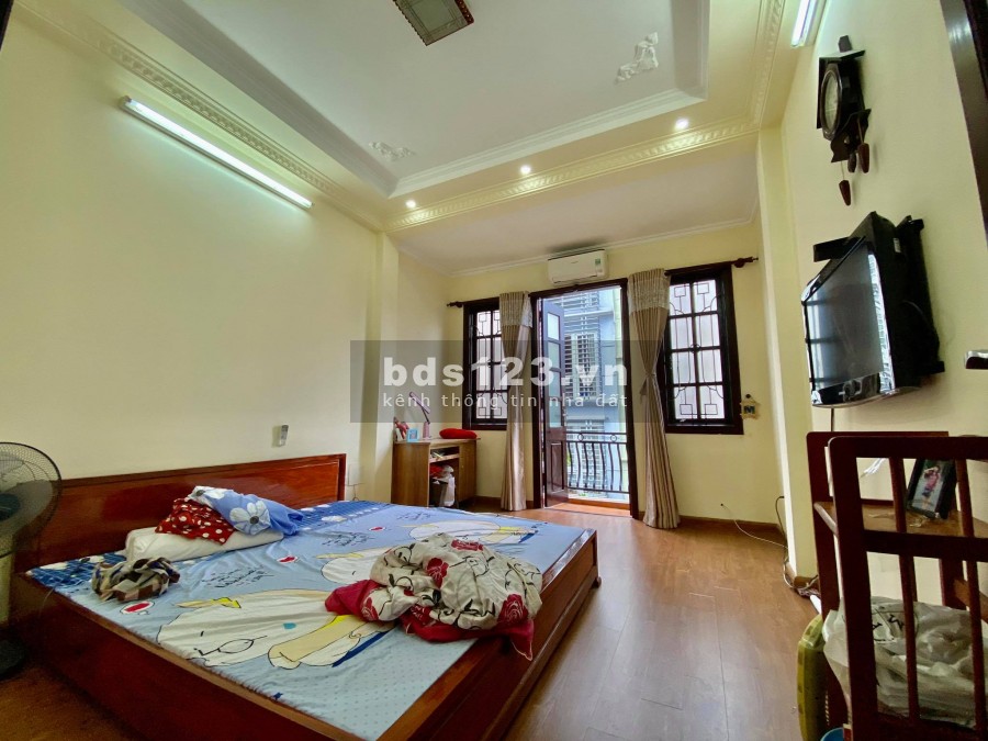 Bán nhà 6 tầng lô góc ngõ thông nhà đẹp ở ngay, chủ tặng lại toàn bộ nội thất, giá 3.75 tỷ