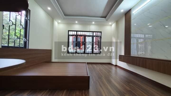 Căn nhà phố Nguyễn Tri Phương, 5 tầng, ngõ nông, giá bán 4 tỷ liên hệ 0948253844