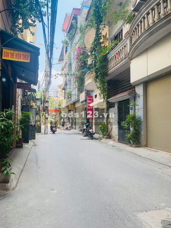 Bán nhà đẹp Thanh Bình giá cực rẻ, dân trí cao hơn 30M, giá bán 2,8 tỷ, lh 0918735090