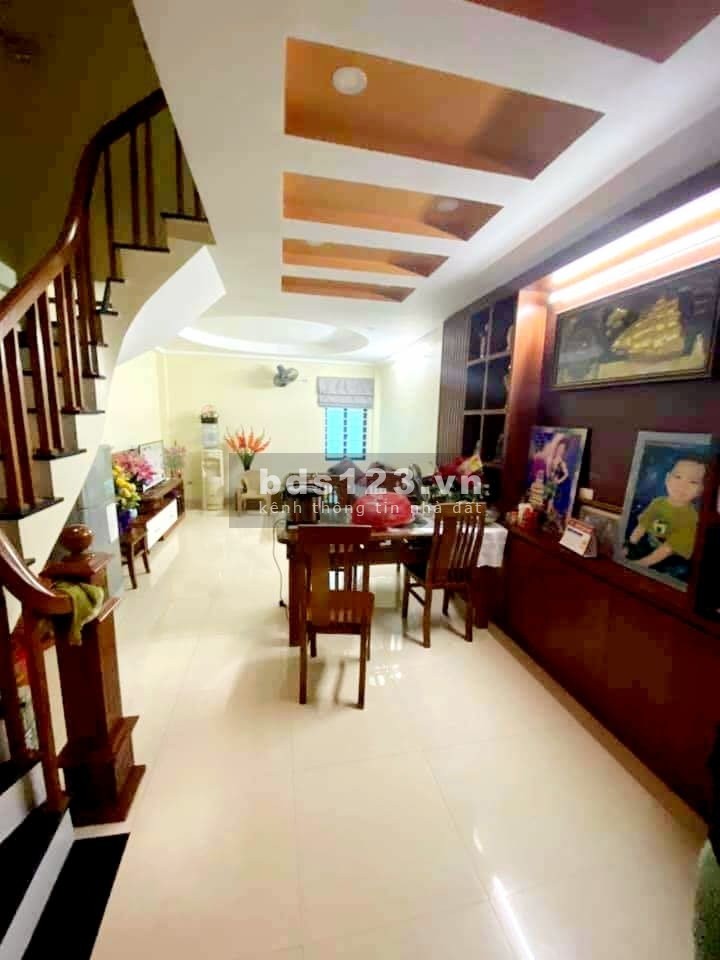 Bán nhà mặt phố Chiến Thắng Quận Hà Đông, ô tô. kinh doanh sầm uất, dt 60m2, 5 tầng giá 12 tỷ