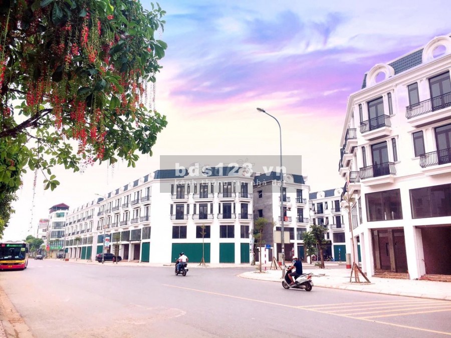 Bán nhà Trâu Quỳ, Shophouse Sông Hồng, mặt phố Thành Trung 30m lh 0982852808