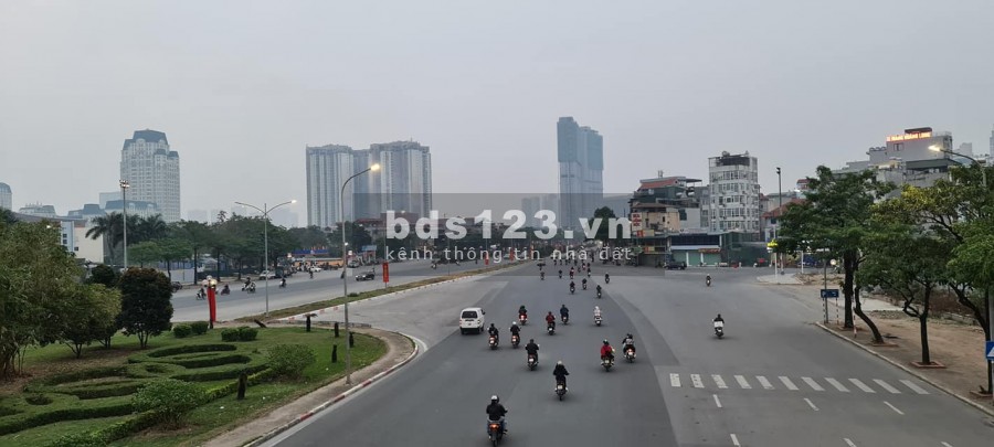 Bán nhà Mễ Trì, ga ra ô tô, sổ phân lô, giá 4.x tỷ (x mầm non), sổ vuông phân lô, sẵn sang tên