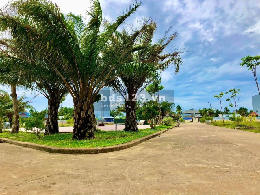 4 nền liền kề tại khu đô thị Dương Minh Châu, tiện ích công cộng đủ, lh 0945113544