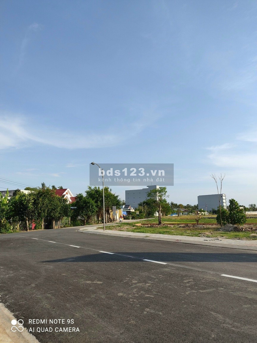 4 nền liền kề tại khu đô thị Dương Minh Châu, tiện ích công cộng đủ, lh 0945113544