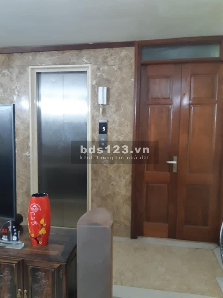 Cần Bán Nhà Ngọc Hà thang máy vị trí đẹp làm văn phòng kinh doanh đều hợp lý giá 7.5 tỷ