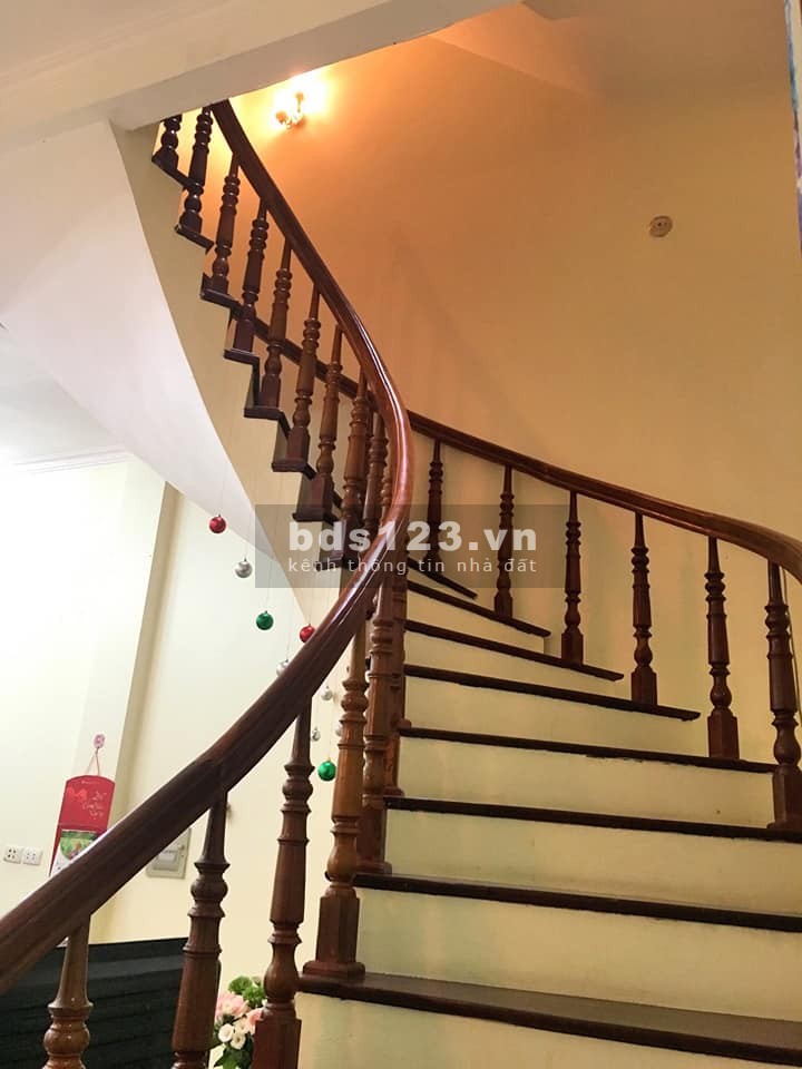 Nhà lô góc 3 thoáng, đường ô tô tránh đường Láng, Đống Đa, dt 71m2 mt 8m, giá 8,9 tỷ