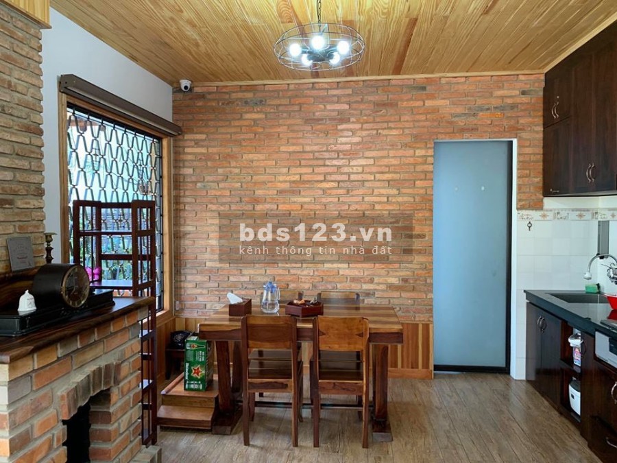 Cần bán nhà đẹp 2 mặt tiền đường thành phố Đà Lạt giá chỉ 9.6 tỷ, sổ riêng xây dựng
