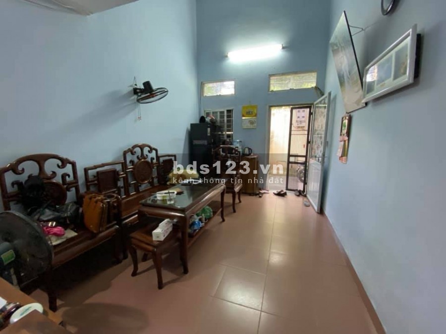Bán nhà đẹp mặt phô Chính Kinh, Thanh Xuân, diện tích 30m2, 3.5 tầng, giá 2 tỷ, lh 0817672955