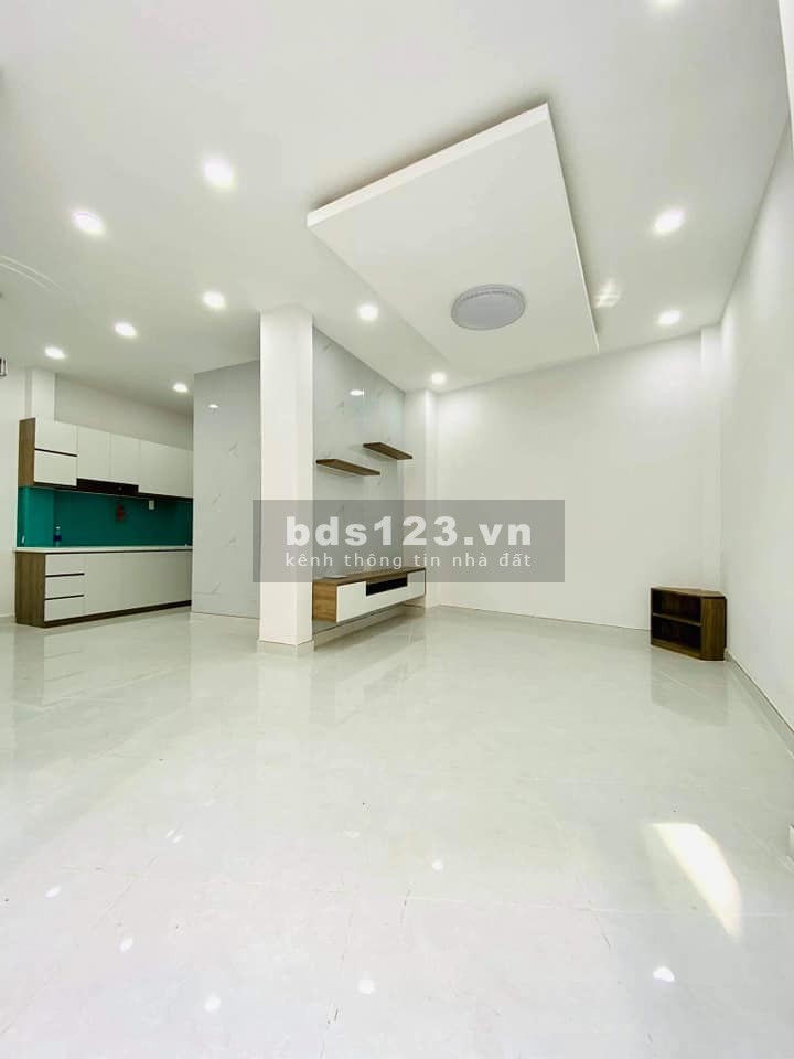 Nhà Hoàng Hoa Thám, Phú Nhuận, hẻm xe hơi, nội thất VIP, dtsd 42m2, mt 7m, giá 6.6 tỷ TL