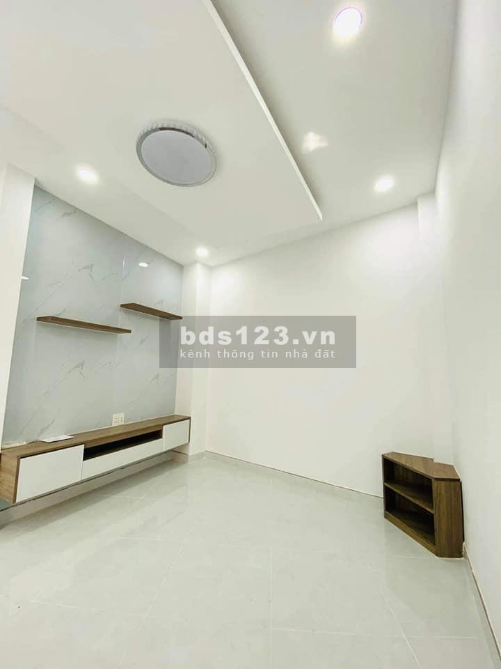 Nhà Hoàng Hoa Thám, Phú Nhuận, hẻm xe hơi, nội thất VIP, dtsd 42m2, mt 7m, giá 6.6 tỷ TL