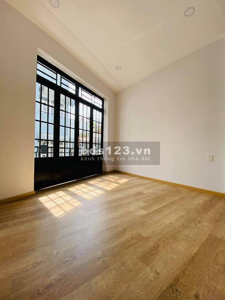 Nhà Hoàng Hoa Thám, Phú Nhuận, hẻm xe hơi, nội thất VIP, dtsd 42m2, mt 7m, giá 6.6 tỷ TL
