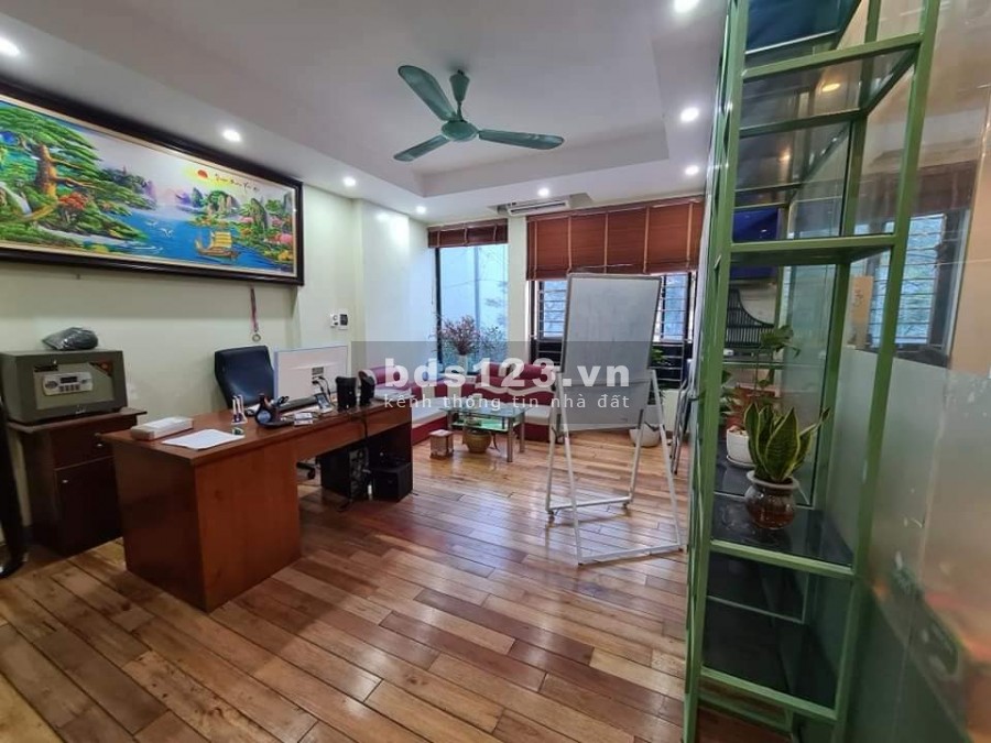 Bán nhà Mặt Phố Việt Hưng, Long Biên, 90m, 4t, mặt tiền 7.5m, kinh doanh ổn định giá 13 tỷ