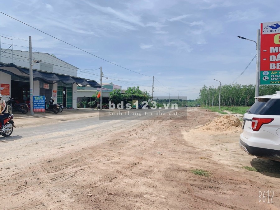 Bán lô đất vành đai Becamex, mặt tiền nhựa đường 40, liên hệ xem đất 0979089052