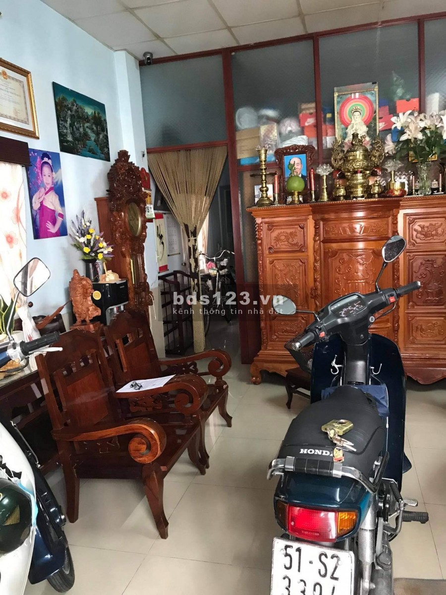Ngộp bank HXH nhà C4, ngã 4 hàng xanh, Điện Biên Phủ, 81m2