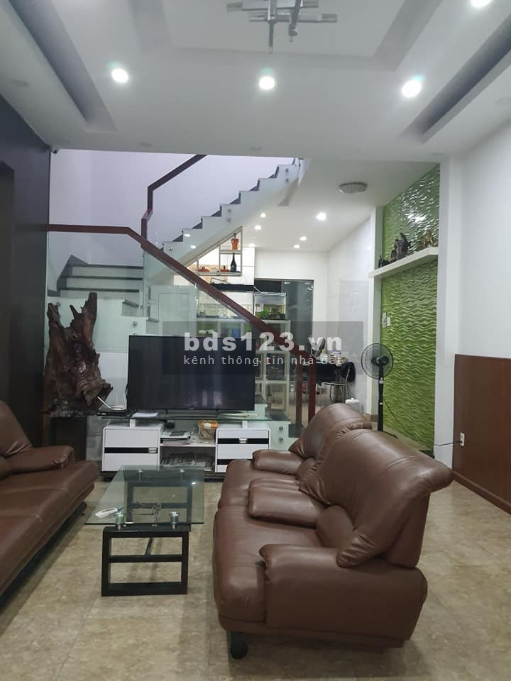 Bán nhà kết cấu 1 trệt 1 lầu, đúc BTCT, dt 46m2, đường Đồng Nai, Quận 10, giá bán 5,5 tỷ