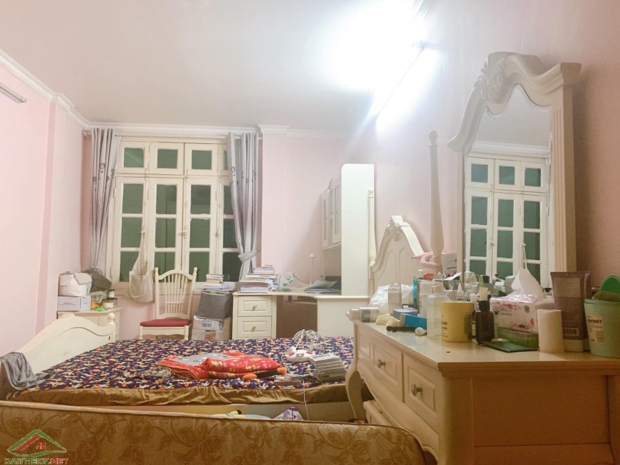 Bán nhà Tân Mai, Hoàng Mai, 41m2 x 4T, DT rộng, 4 ngủ, giá nhỉnh 3 tỷ. LH 0966456918.