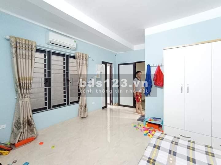 Bán nhà nguyên căn Khương Trung có ô chờ thang máy, nhà đẹp lung linh, giá tốt, sổ sẵn