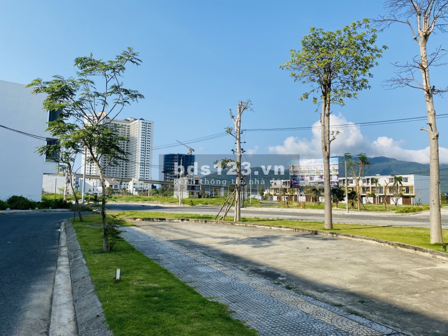 Bán nhà ven sông Hàn view pháo hoa - Đối diện bến du thuyền giá tốt nhất (không mua hối tiếc)