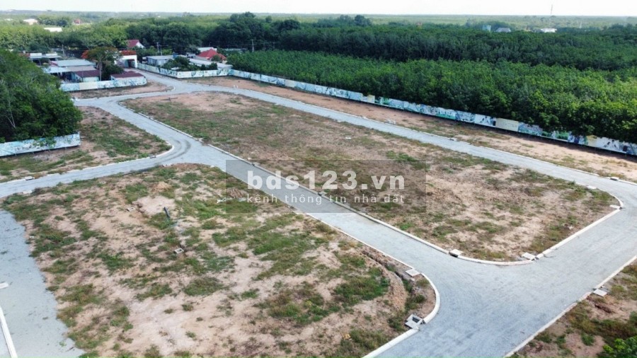 Bán gấp lô đất mặt tiền DT741, thị xa Bến Cát, giá đầu tư 14/9, khu dân cư hạ tầng hoàn thiện