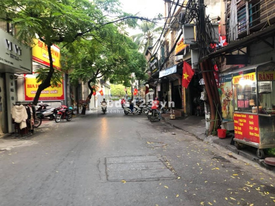 Bán đất quận Cầu Giấy 67m2 MT5.8m ô tô vào nhà giá 7.8 tỷ Lh 0386380199