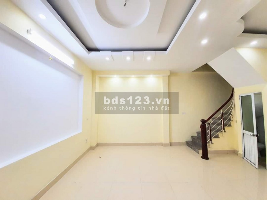 Bán nhà nguyên căn Thanh Liệt, diện tích 35m2, đúc 5 tầng, giá 2.9 tỷ, khu an sinh đỉnh