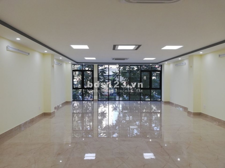 Cần cho thuê gấp Văn Phòng 90m2 tại phố Vũ Tông Phan Quận Thanh Xuân, giá 15 triệu/tháng