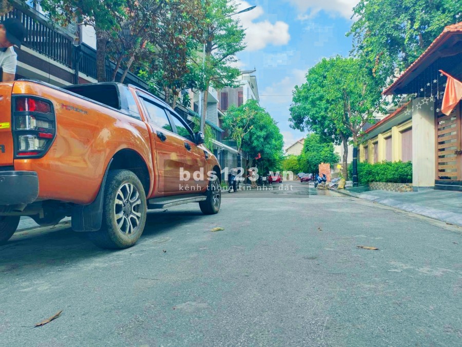 Bán nhà phố 3 tầng mới nguyên căn dự án Gold 1B phường Hà Huy Tập thành phố Vinh
