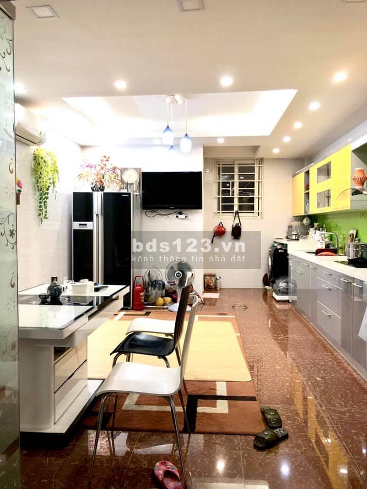 Cần bán nhà nguyên căn Nguyễn Khang, dt 41m2, 4 tầng giá rất rẻ, liên hệ 0973086353