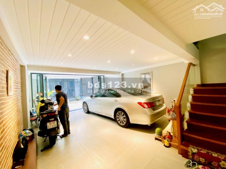 Bán nhà đẹp đường Lệ Mật, Việt Hưng lô góc Ở KD thoải mái, Ô tô tránh dt 50m2 mt 4m