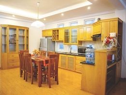 Bán nhà Trịnh Công Sơn dtsd 132m2, 8 tầng gara lô góc thang máy cho thuê 150 triệu/tháng giá 32 tỷ