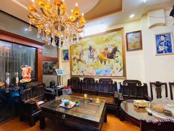 Hiếm Bán Nhà Duy Tân Phố, Cầu Giấy diện tích sử dụng 40m2, 5 tầng, ô tô, chỉ nhỉnh 5 tỷ