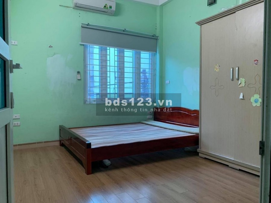 Bán nhà Vĩnh Hưng, Hoàng Mai mặt tiền rộng diện tích 33m2 giá chỉ 1 tỷ hơn, sổ sẵn chính chủ
