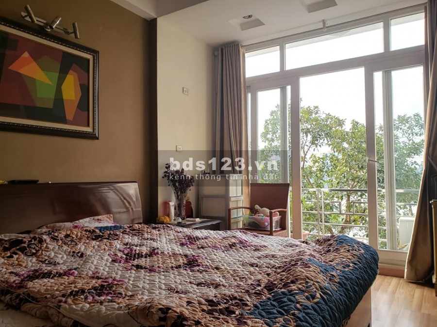 Bán nhà chín chủ còn mới đúc 3 tầng Văn La dt 40m2, ô tô đỗ cửa giá bán chỉ 4,3 tỷ