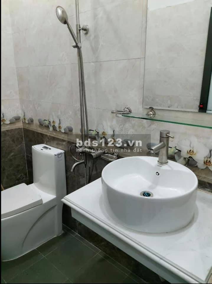 Nhà 5 Tầng mới xây cực đẹp Ô Tô đỗ cổng, giá 2,4 tỷ ở Vân Canh-Hoài Đức, LH:0866657649.