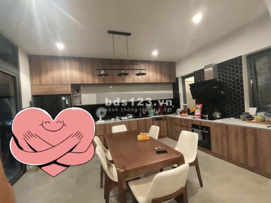 Bán biệt thự đẳng cấp Long Biên, oto vào nhà, ngõ thông, sổ đẹp, khu dân trí