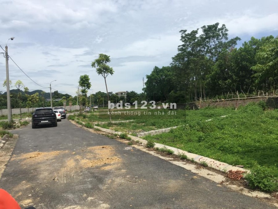 Chính chủ bán 91m2 diện tích đất tại ký túc xá ĐHQG, đường rộng, dân cư đông, đã có sổ