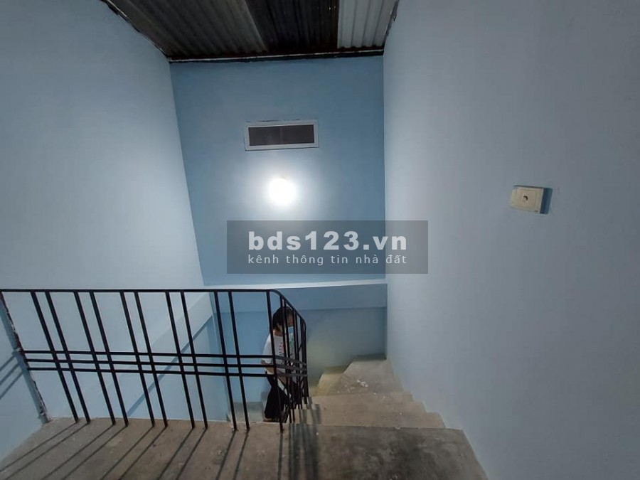 Bán gấp nhà Thanh Xuân ngõ thông, sát ô tô đỗ 4 tầng diện tích 30m2 giá bán 2.6 tỷ, lhcc