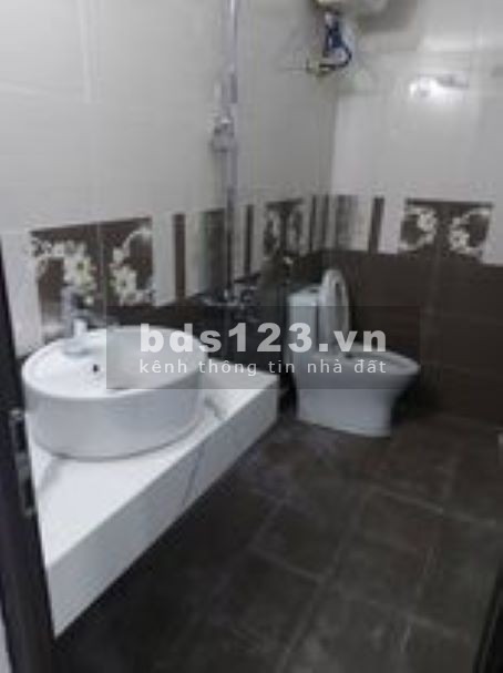 Bán nhà hiếm Minh Khai, đúc kiên cố 5 tầng, giá 2 tỷ nhỉnh, sổ đỏ chính chủ, vào ở luôn