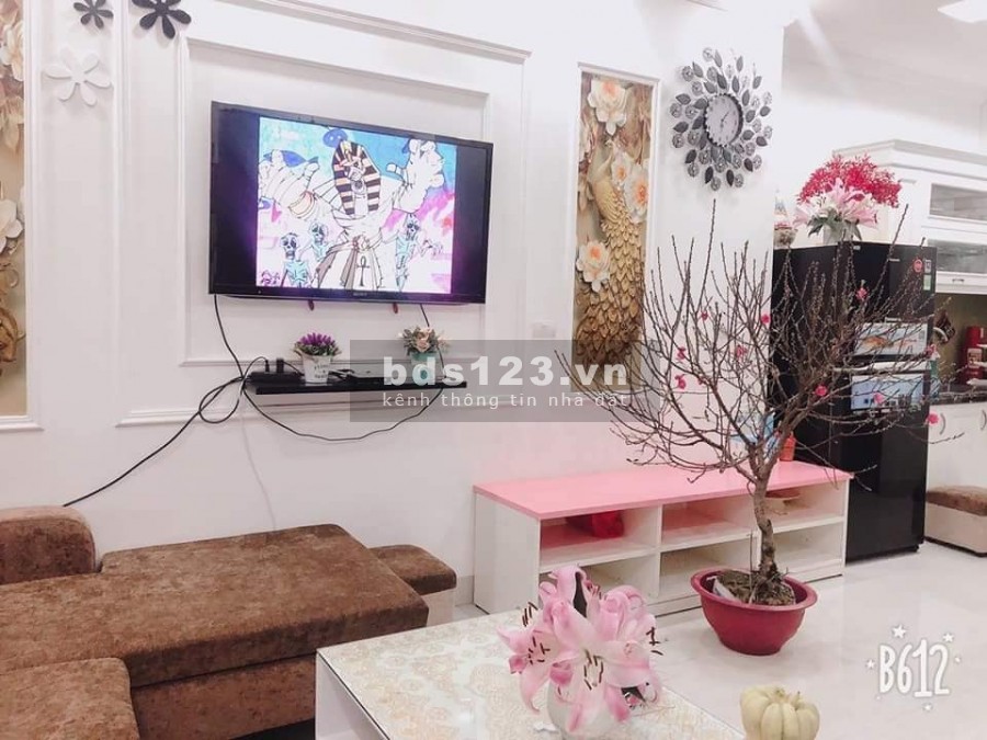 Bán nhà Ngọc Lâm, Sang trọng tuyệt vời, dtsd 40m2, 5 tầng, giá 3.2 tỷ lh 0981524645