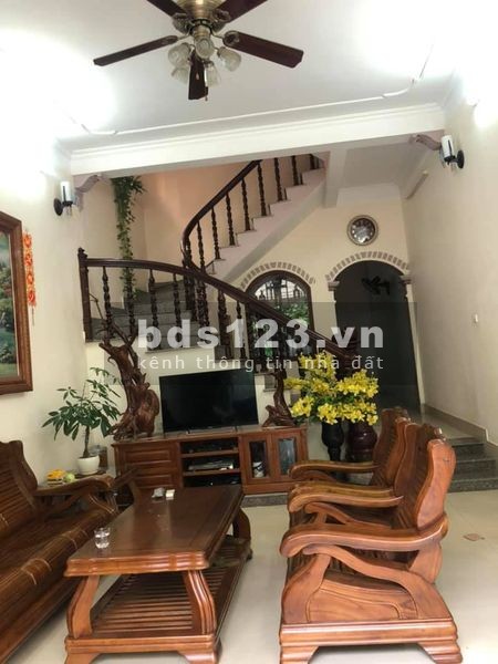 Gia đình cần bán gấp ngôi nhà 3 tầng tại Ngõ 126 đường Lê Lai thành phố Lạng Sơn