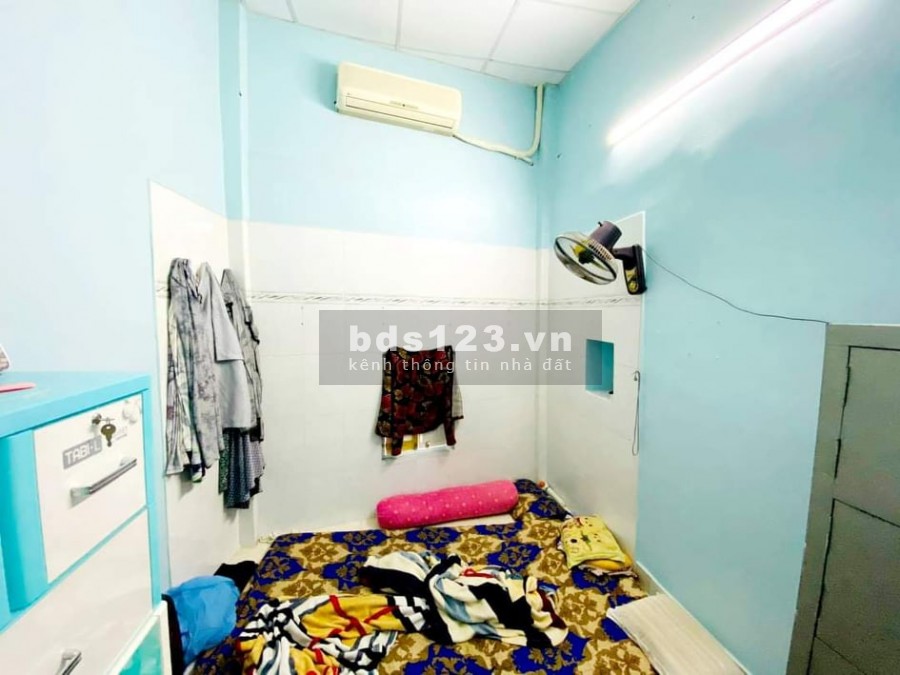 Cần bán gấp nhà đường Nguyễn Văn Luông Phường 11 Quận 6, 20m2, 2 tầng đúc, giá chỉ 1.75 tỷ.