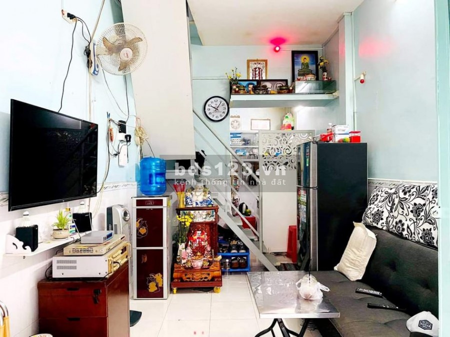 Cần bán gấp nhà đường Nguyễn Văn Luông Phường 11 Quận 6, 20m2, 2 tầng đúc, giá chỉ 1.75 tỷ.