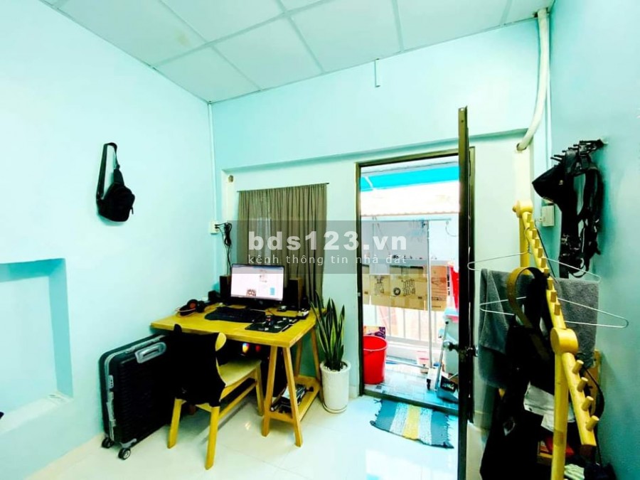 Cần bán gấp nhà đường Nguyễn Văn Luông Phường 11 Quận 6, 20m2, 2 tầng đúc, giá chỉ 1.75 tỷ.