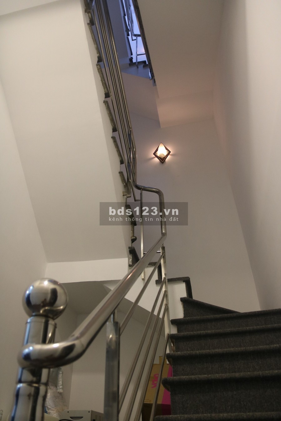 Bán nhà đẹp HXT đường Nguyễn Văn Vịnh ngay Đầm Sen - Sổ hồng đầy đủ