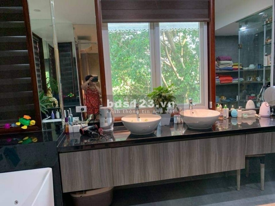 Bán nhà nguyên căn diện tích sử dụng 50m2, phố Bạch Mai, giá bán 5.5 tỷ, sổ sẵn chính chủ