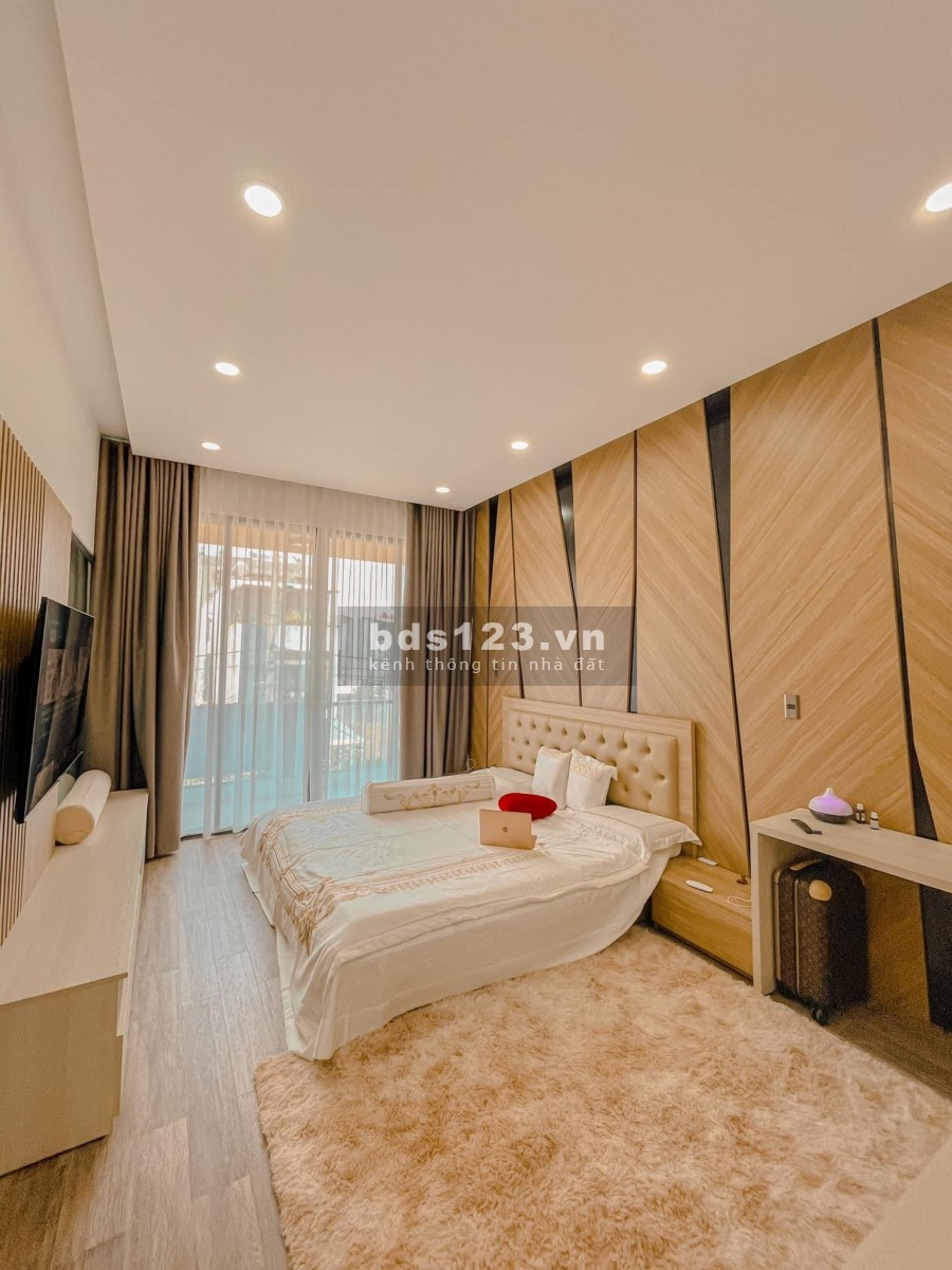 Bán nhà Lâm Hạ giá bán nhỉnh 5 tỷ phân lô vỉa hè ô tô tránh, sổ chính chủ, phân lô, bàn giao ngay