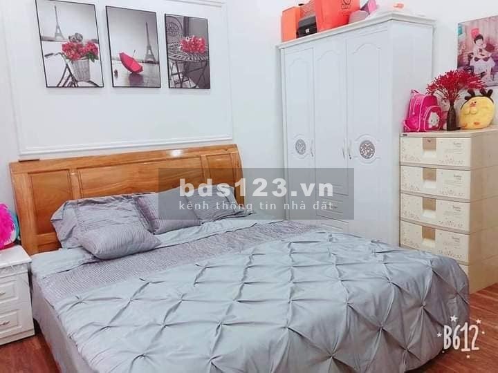 Bán nhà nguyên căn diện tích sử dụng 50m2, phố Bạch Mai, giá bán 5.5 tỷ, sổ sẵn chính chủ