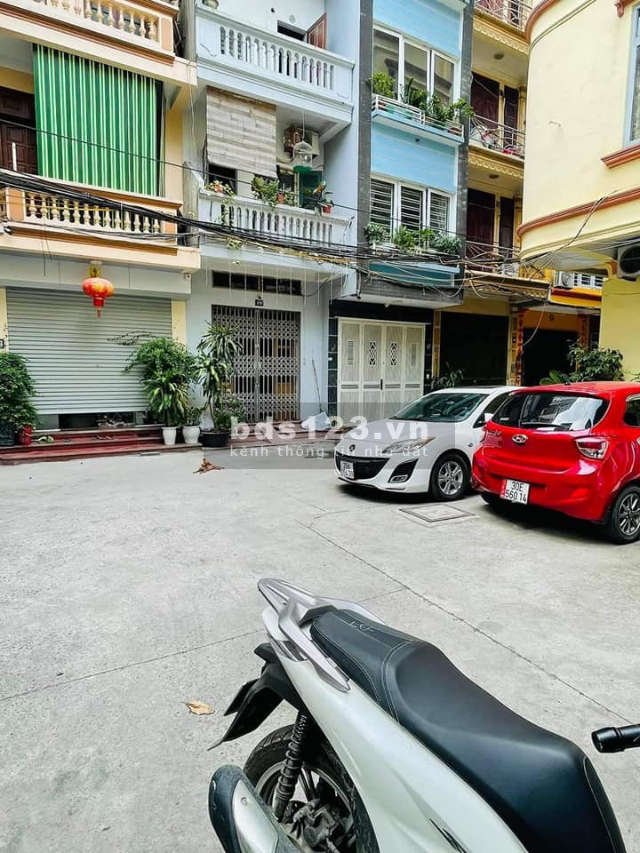 Vị trí đắc địa phân lô ô tô tránh gần phố văn phòng ở sướng sân chung rộng, sổ vuông đẹp